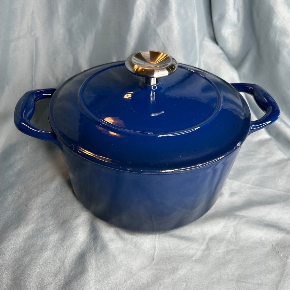 Tramontina Covered Saucier Enameled Cast Iron 3.5 Quart, Gradated Cobalt